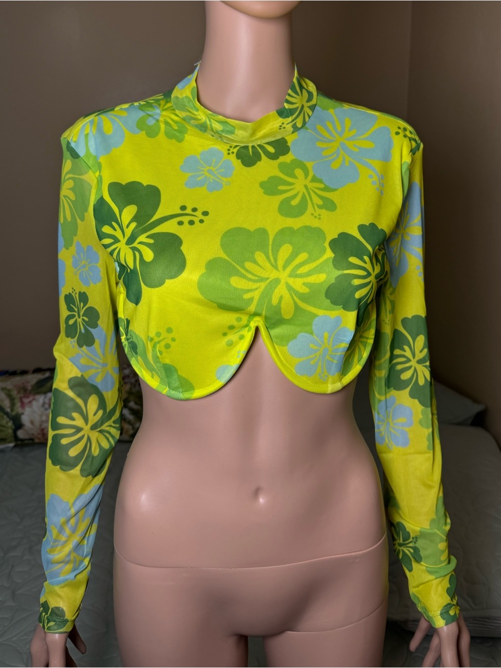 Miss Selfie Y2K Neon Floral Mesh Long Sleeve Crop Top Size L